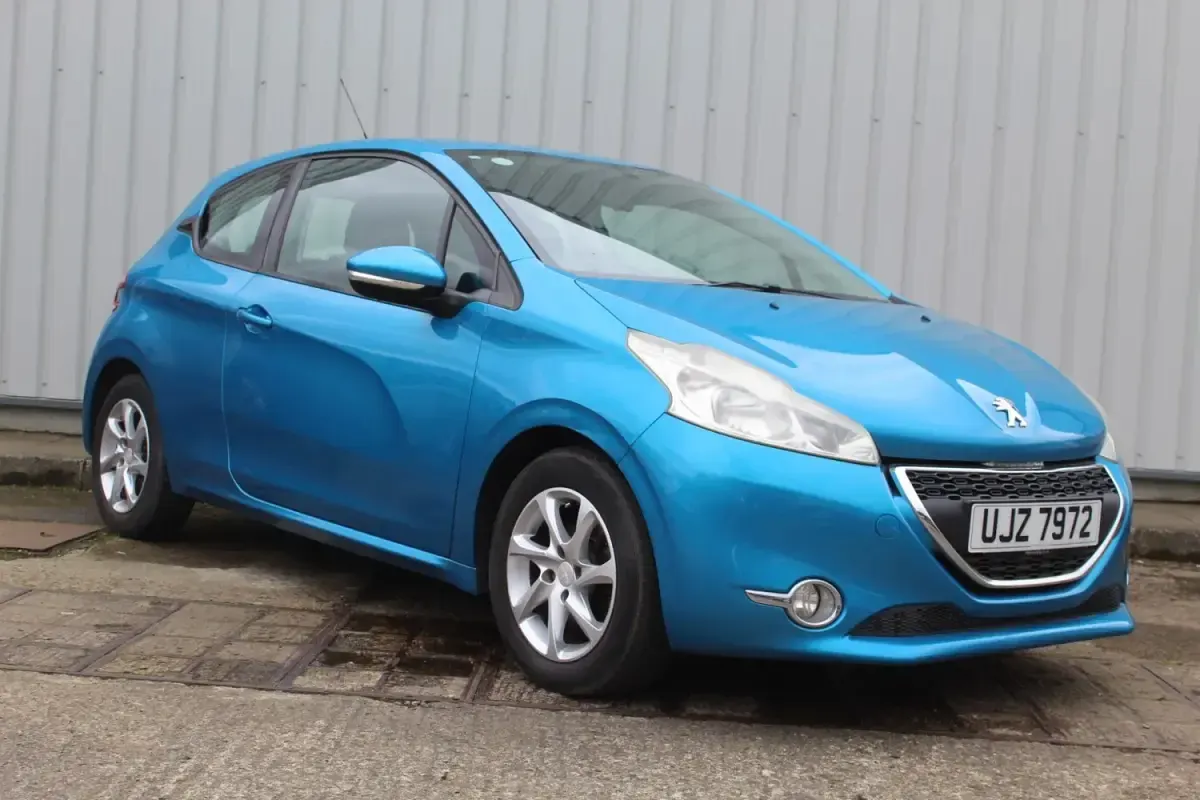 Begagnad Peugeot 208 Active 2013 Blå Halvkombi