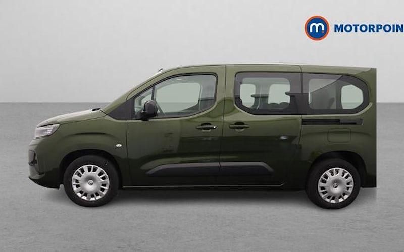 Usado Vauxhall Combo Design Edition 100 kW (136 CV) 2026 Monovolumen