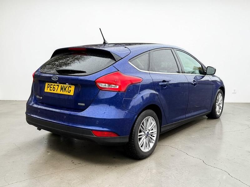 Used Ford Focus Zetec 125 HP (91 kW) 2017 Blue Hatchback