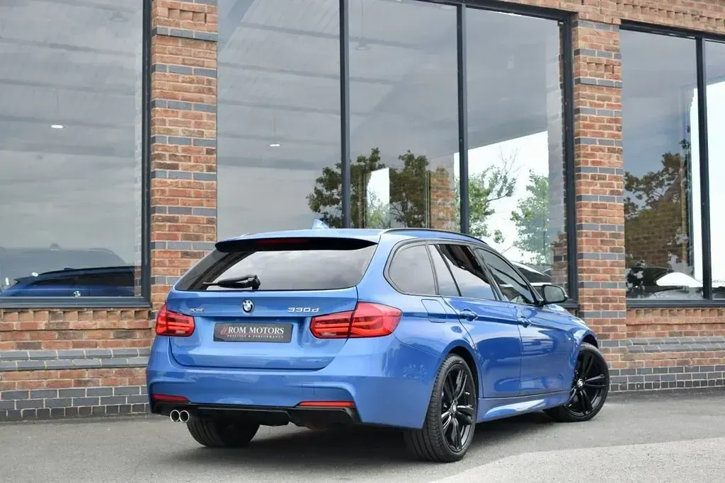 Used BMW 330 M Sport 258 HP (189 kW) 2017 Blue Estate
