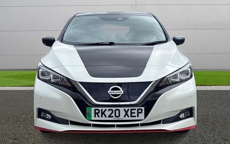 Used Nissan Leaf 160 kW (218 HP) 2019 White Hatchback
