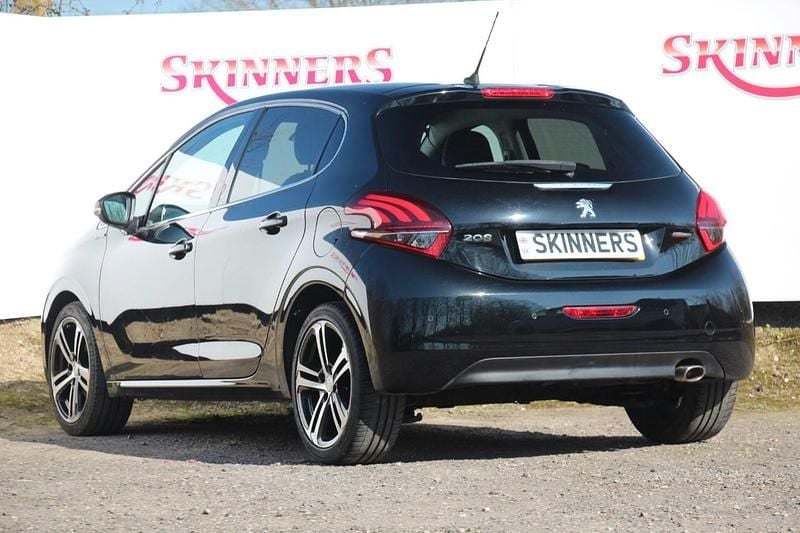 Used Peugeot 208 GT-line 110 HP (80 kW) 2019 Black Hatchback