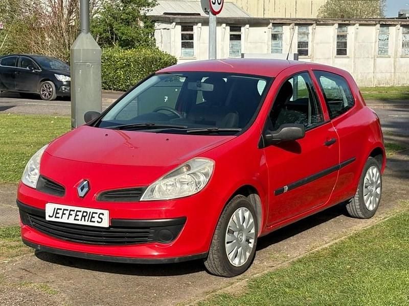 Used Renault Clio II Extreme 75 HP (55 kW) 2008 Red Hatchback