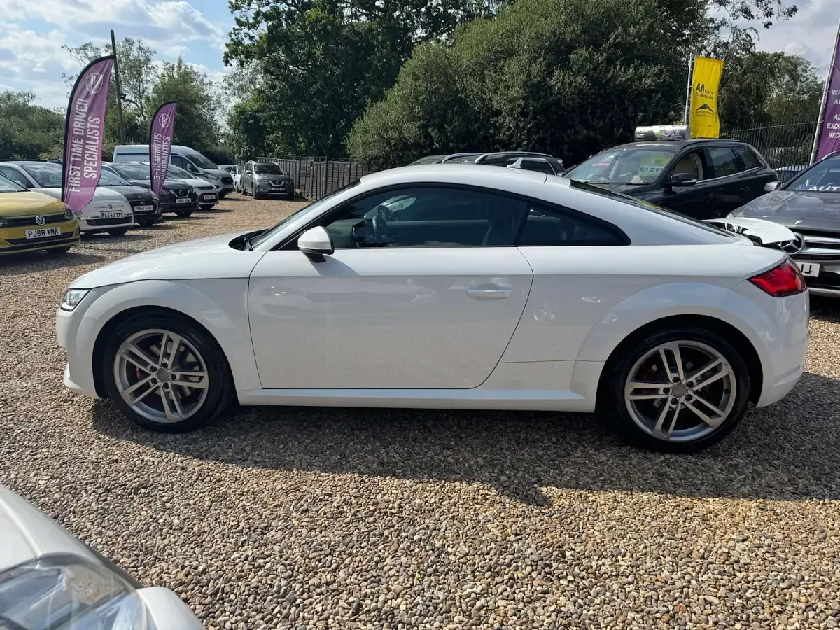 Used Audi TT Sport 184 HP (135 kW) 2015 White Coupe