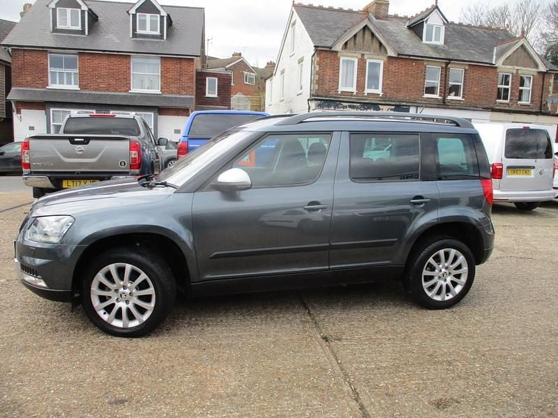 Used Skoda Yeti Business Line 110 HP (80 kW) 2015 Grey SUV
