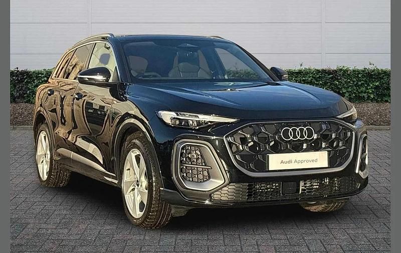 New Audi Q5 S-Line 200 HP (147 kW) 2025 Black SUV