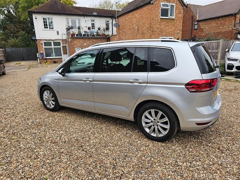 Used VW Touran SEL 150 HP (110 kW) 2025 Silver MPV