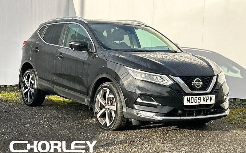 Black Used 2020 Nissan Qashqai S SUV | £14,293 (Good price) - Image 1/4