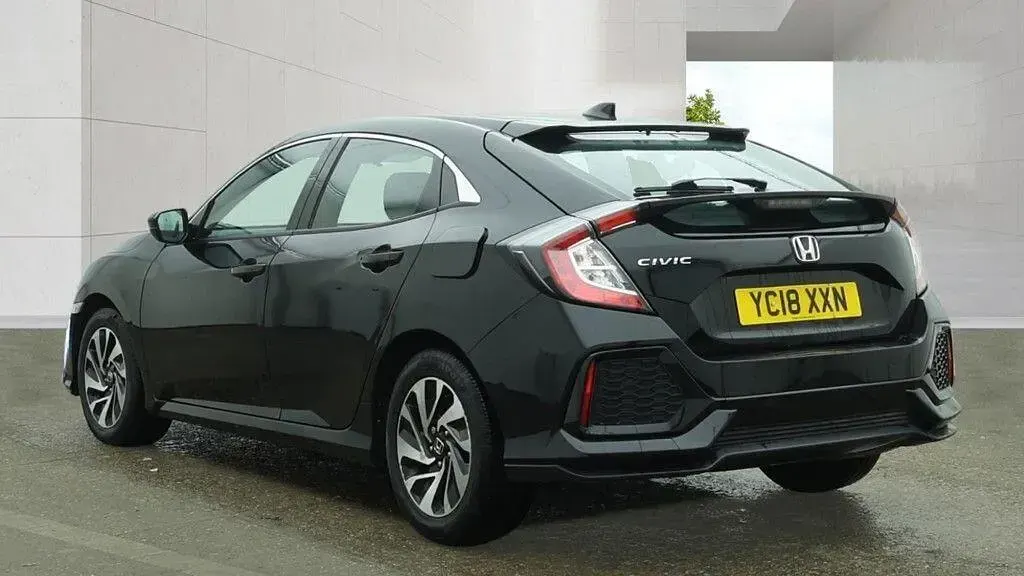 Used Honda Civic SE 129 HP (94 kW) 2018 Black Hatchback