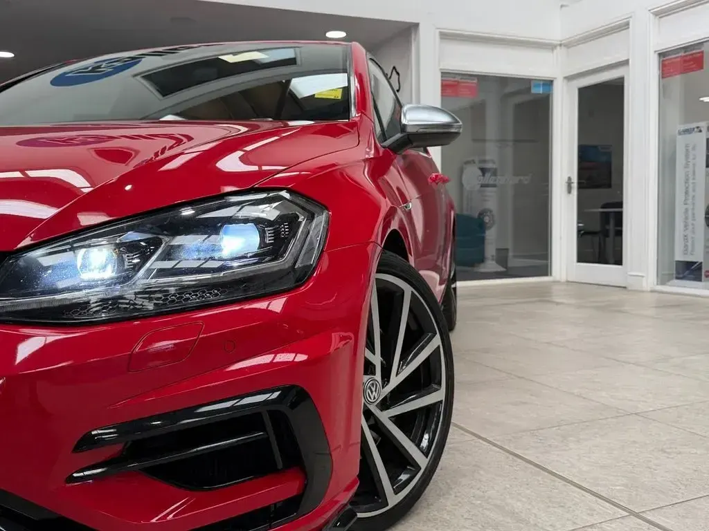 Used VW Golf VII R 300 HP (220 kW) 2019 Red Hatchback