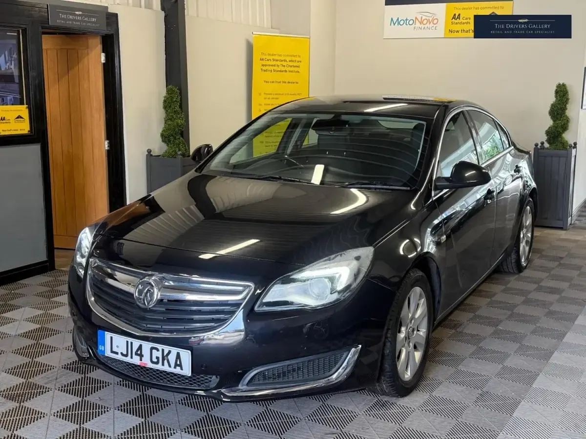 Used Vauxhall Insignia S 163 HP (119 kW) 2014 Black Sedan