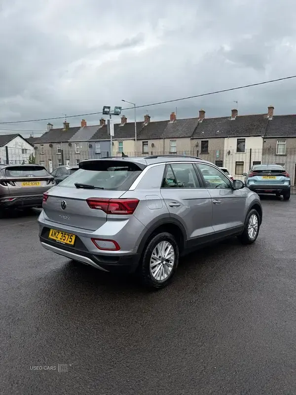 Second-hand VW T-Roc Life 2023 Argintiu SUV
