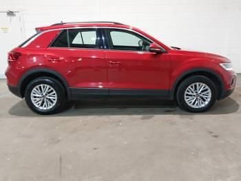 Used VW T-Roc Life 150 HP (110 kW) 2022 Red SUV