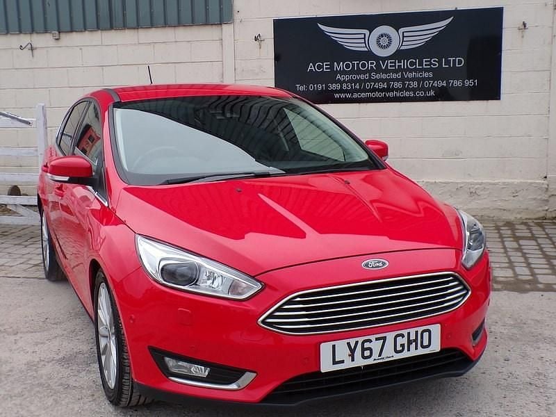 Used Ford Focus Titanium X 120 HP (88 kW) 2018 Red Hatchback