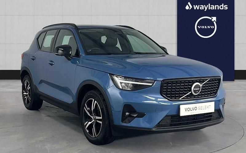 Used 2025 Volvo XC40 Plus SUV | £27,800 (Good price) - Image 1/4