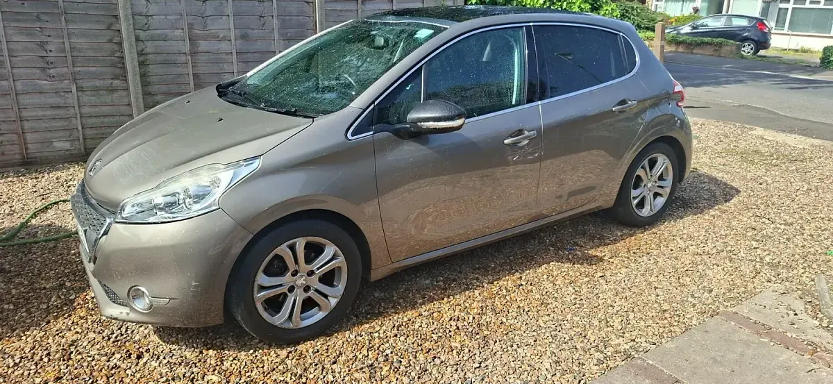 Used Peugeot 208 Allure 82 HP (60 kW) 2013 Brown Hatchback