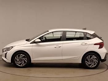 Used Hyundai i20 Advanced 100 HP (73 kW) 2025 White Hatchback