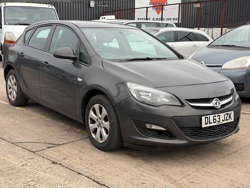 Used Vauxhall Astra Design Edition 2014 Grey Hatchback