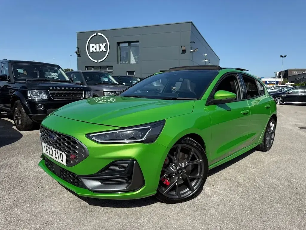 Used Ford Focus ST 280 HP (205 kW) 2023 Green Hatchback