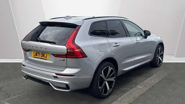Used Volvo XC60 R-Design 194 HP (142 kW) 2021 SUV