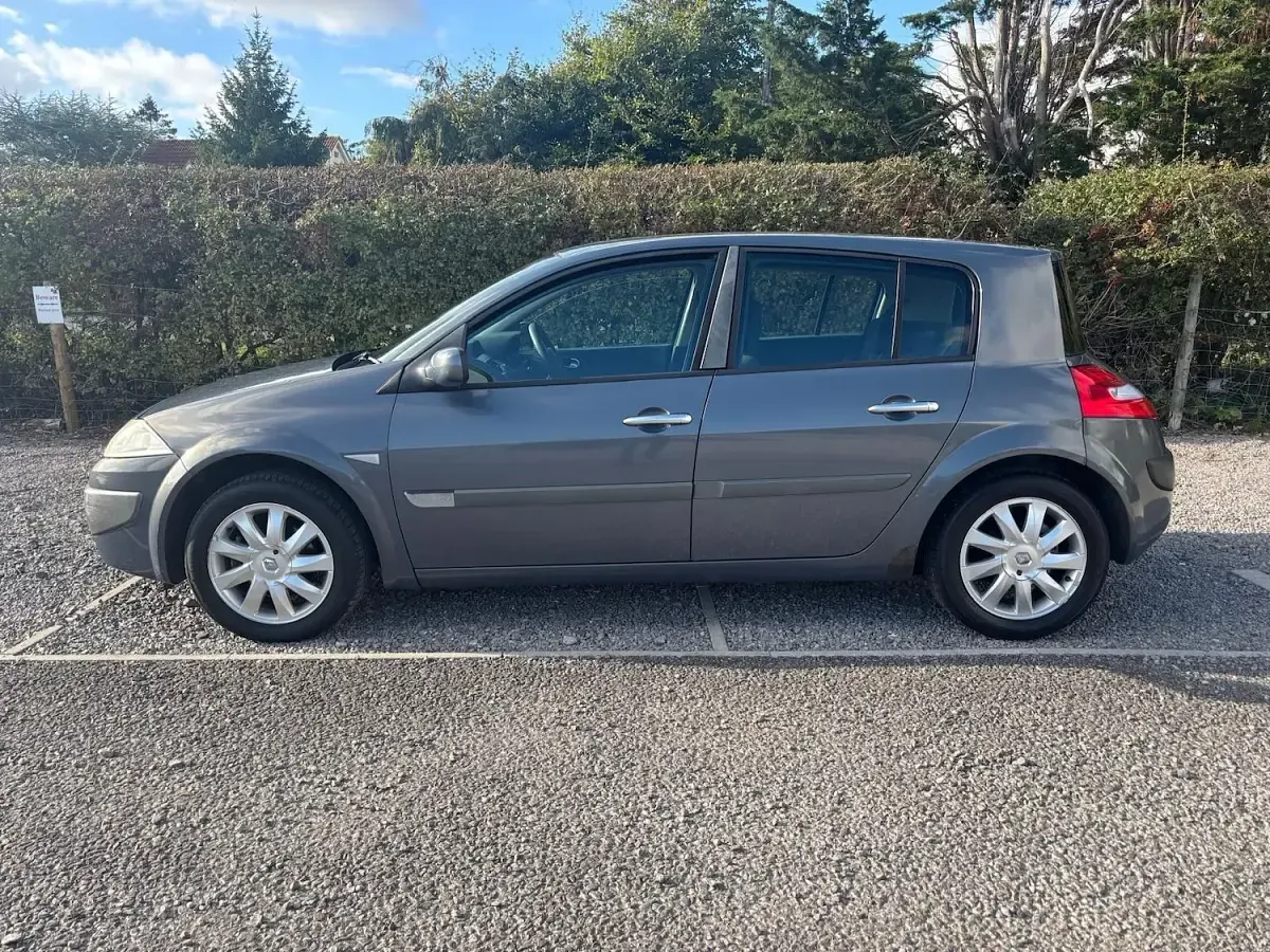 Used Renault Mégane Dynamique 2006 Grey Hatchback