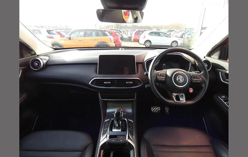 Used MG HS Exclusive 159 HP (116 kW) 2023 Red SUV