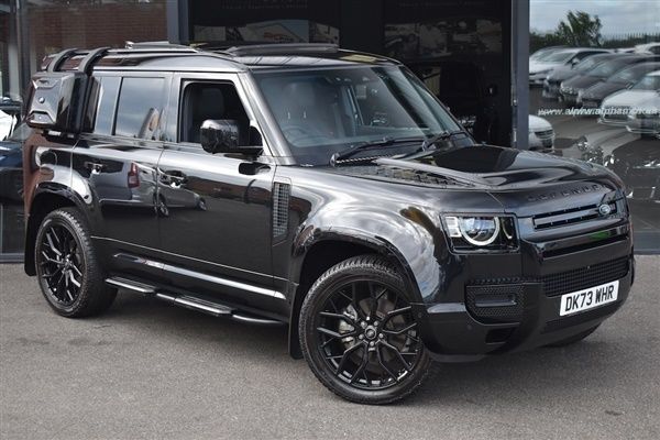 Santorini black Used 2023 Land Rover Defender SE Dynamic SUV | £61,990 (Expensive) - Image 1/1