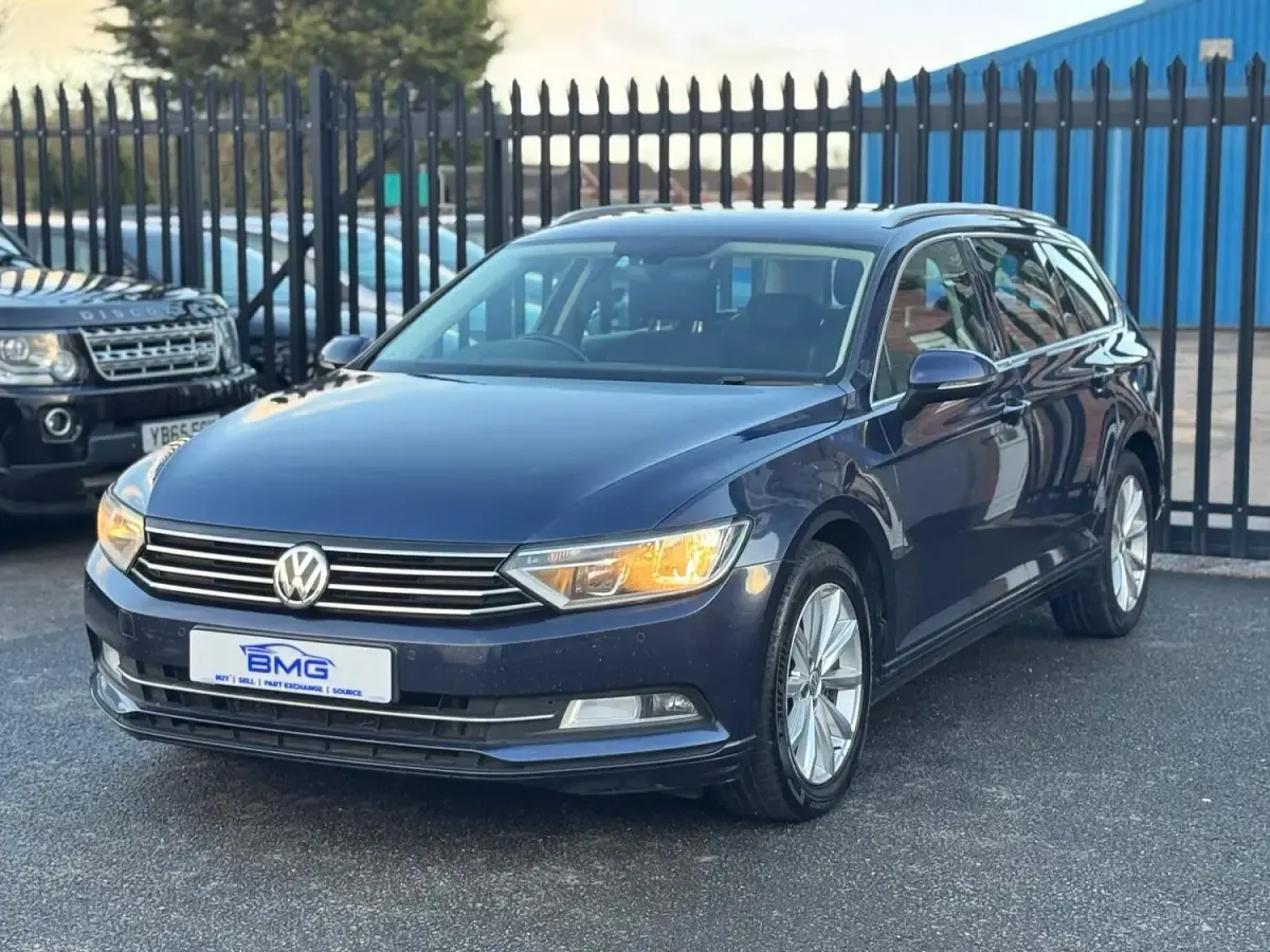Used VW Passat SE 120 HP (88 kW) 2015 Blue Estate