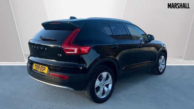 Used Volvo XC40 Momentum 154 HP (113 kW) 2019 Black SUV