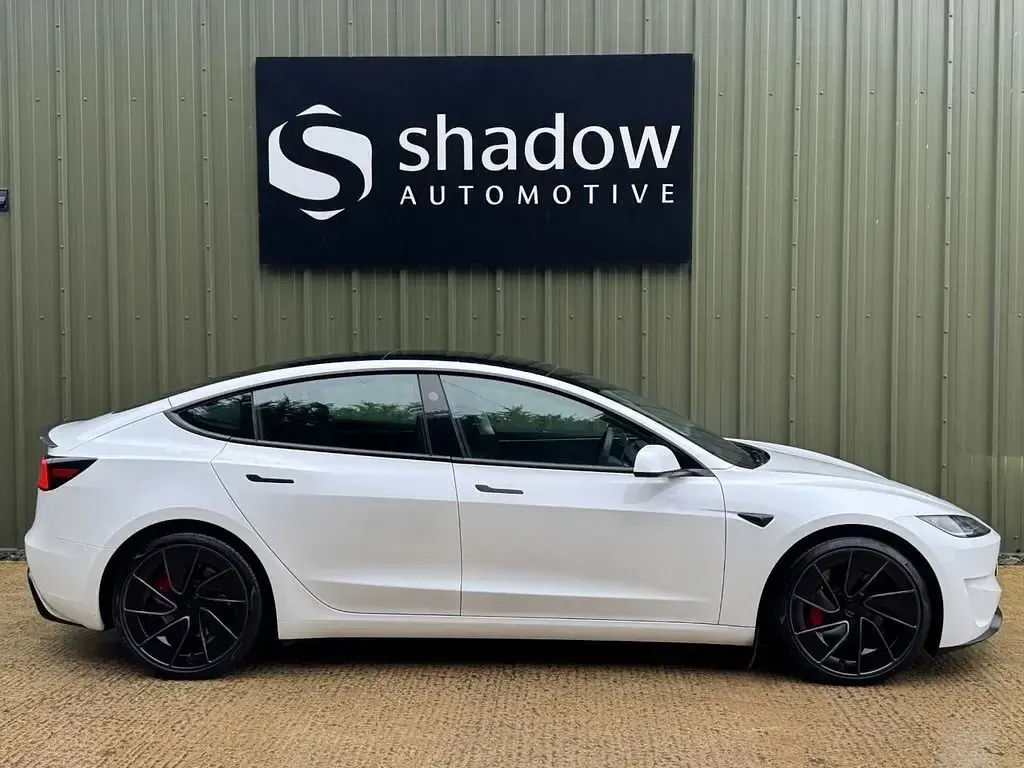 Używany Tesla Model 3 Performance 338 kW (460 KM) 2025 Biały Sedan/Limuzyna