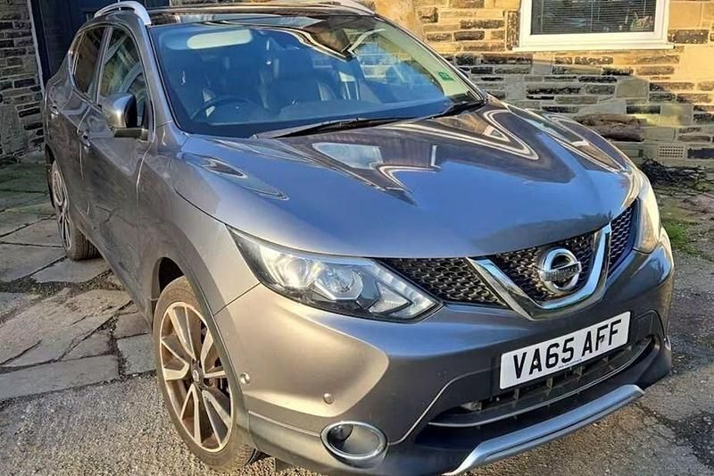 Used Nissan Qashqai Tekna 130 HP (95 kW) 2016 Grey SUV