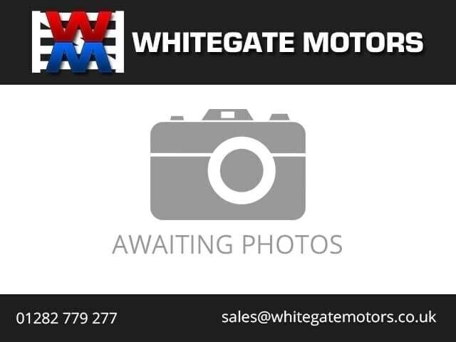 White Used 2022 Tesla Model Y Long Range SUV | £22,000 (Fair price) - Image 1/4