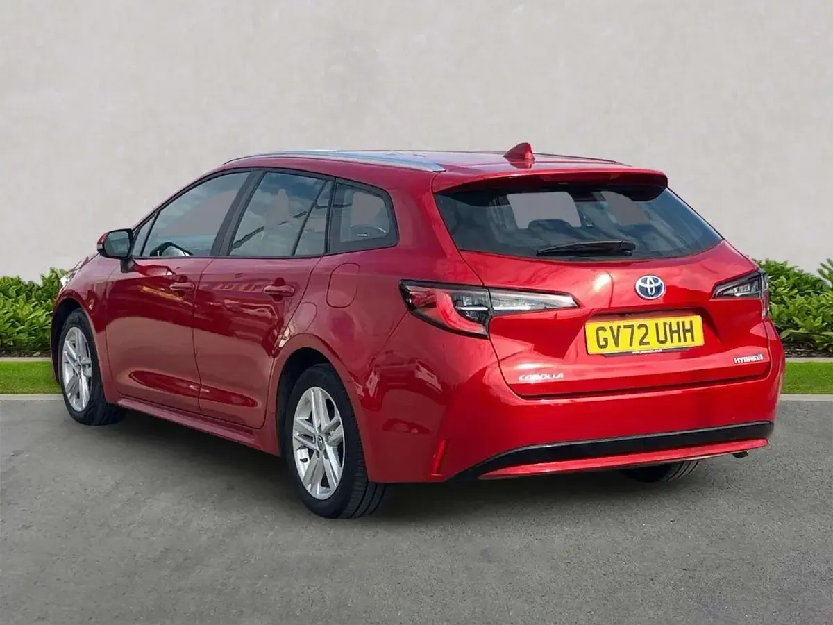 Used Toyota Corolla 140 HP (102 kW) 2023 Red Estate