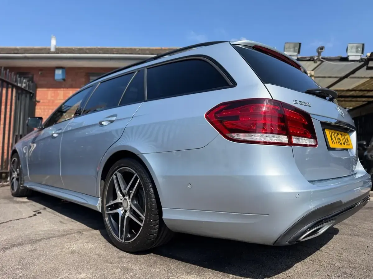 Used Mercedes E220 Premium 174 HP (127 kW) 2016 Silver Estate