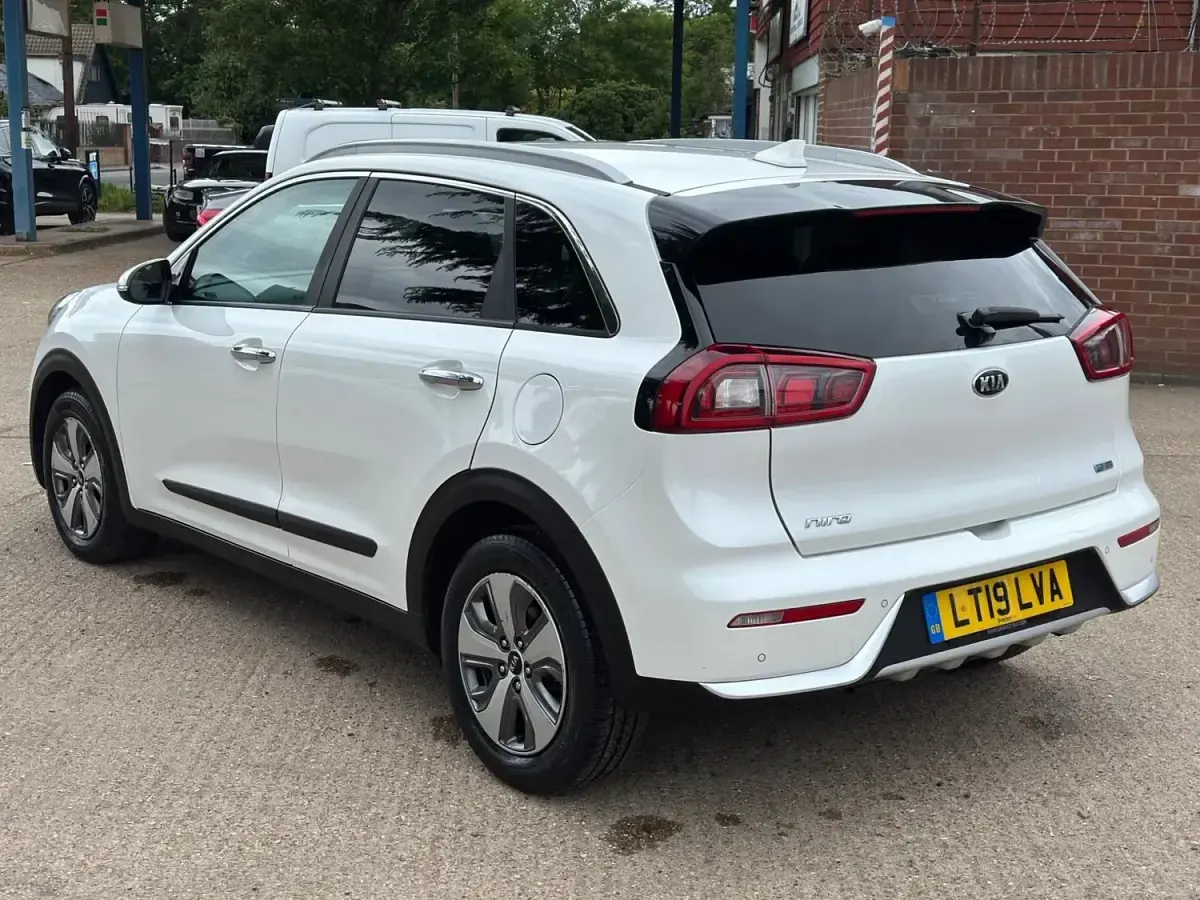 Used Kia Niro 141 HP (103 kW) 2019 White SUV