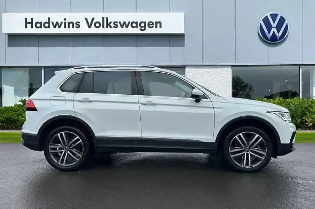 Used VW Tiguan Elegance 245 HP (180 kW) 2023 White SUV