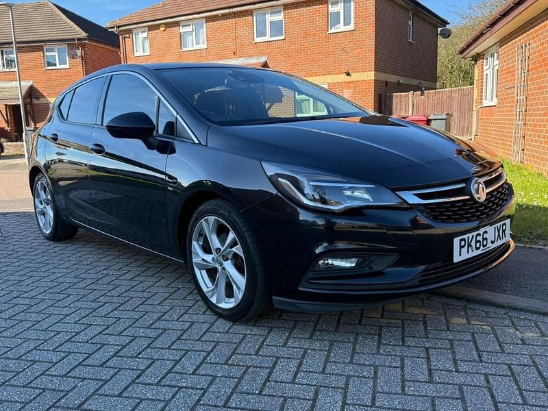 Used Vauxhall Astra SRi 150 HP (110 kW) 2016 Black Hatchback