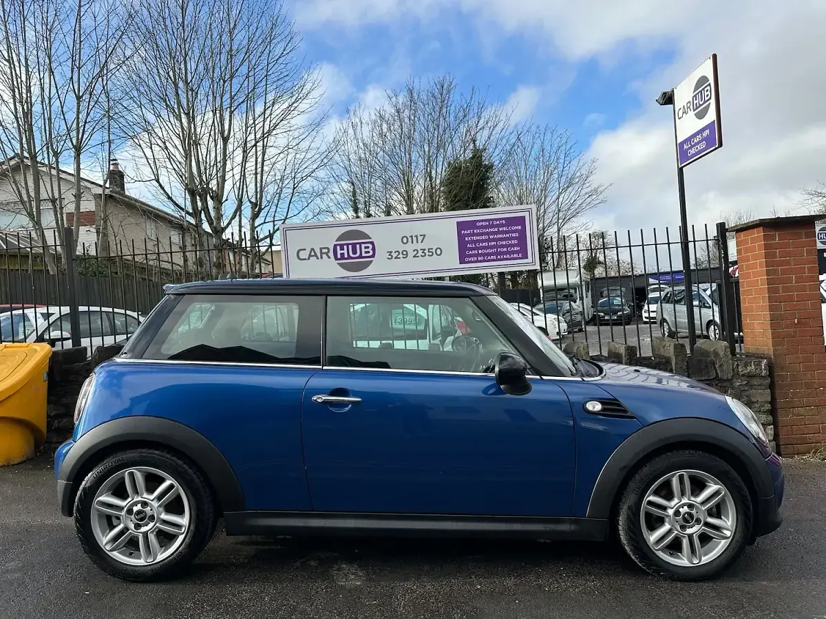 Used Mini Cooper Hatch 122 HP (89 kW) 2011 Blue Hatchback