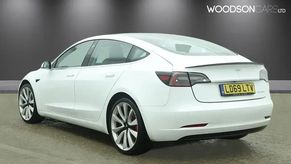 Used Tesla Model 3 Performance 461 kW (627 HP) 2019 White Sedan