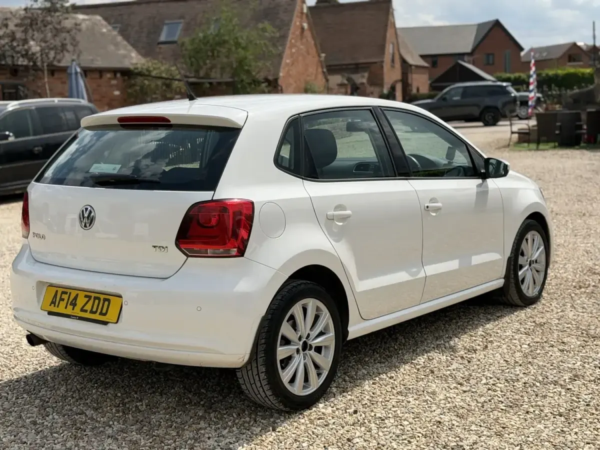 Usado VW Polo SEL 90 HP (66 kW) 2014 Branco Citadino