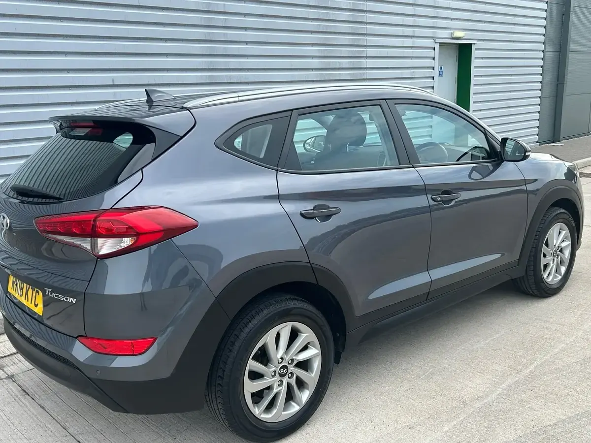 Used Hyundai Tucson SE 141 HP (103 kW) 2018 Grey SUV