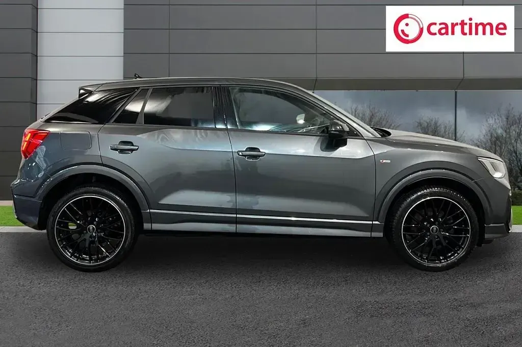 Used Audi Q2 Black Edition 150 HP (110 kW) 2024 Grey SUV