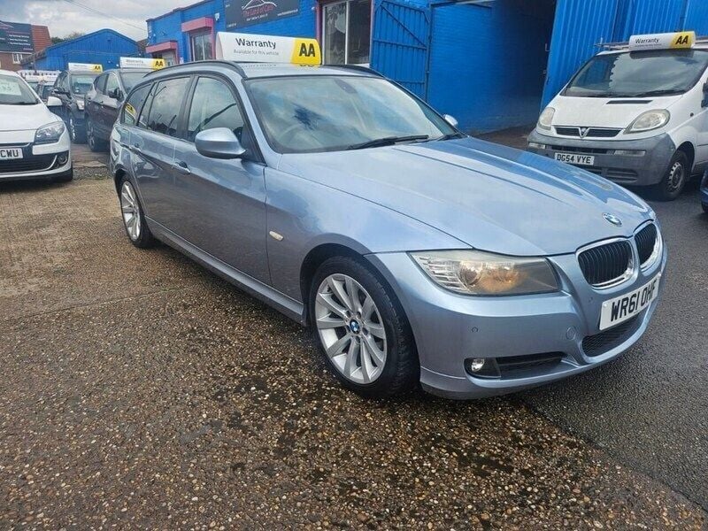 Blue Used 2011 BMW 320 Estate | £4,795 (Good price) - Image 1/4