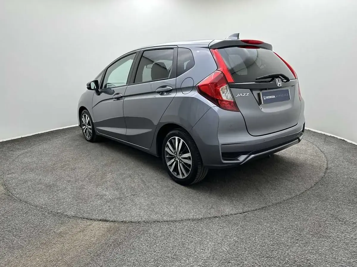 Used Honda Jazz EX 102 HP (75 kW) 2018 Shining grey Hatchback