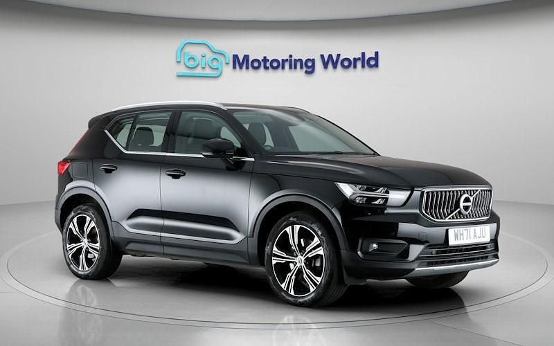 Used 2022 Volvo XC40 Inscription SUV | £27,600 (Fair price) - Image 1/4