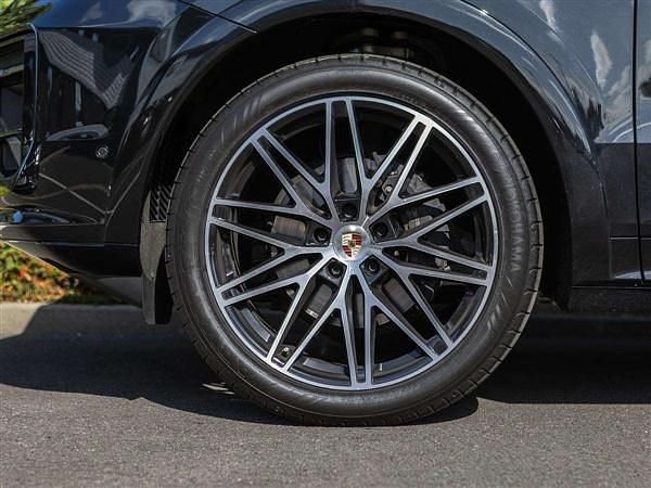 Used Porsche Cayenne 349 HP (256 kW) 2025 Black SUV