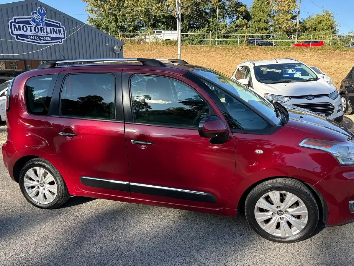 Used Citroën C3 Picasso Exclusive 90 HP (66 kW) 2010 Red MPV