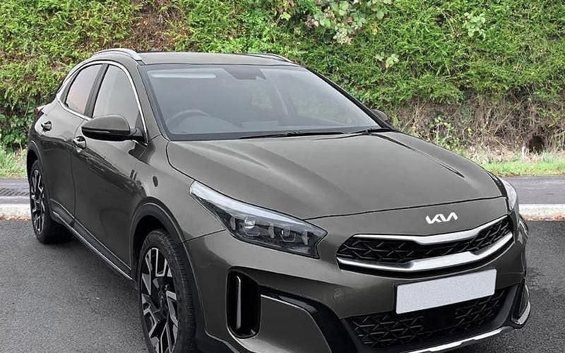 New 2025 Kia XCeed SUV | £22,295 (A bit pricey) - Image 1/3