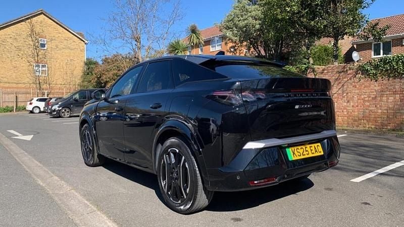 Used Peugeot e-3008 GT 152 kW (207 HP) 2025 Black SUV