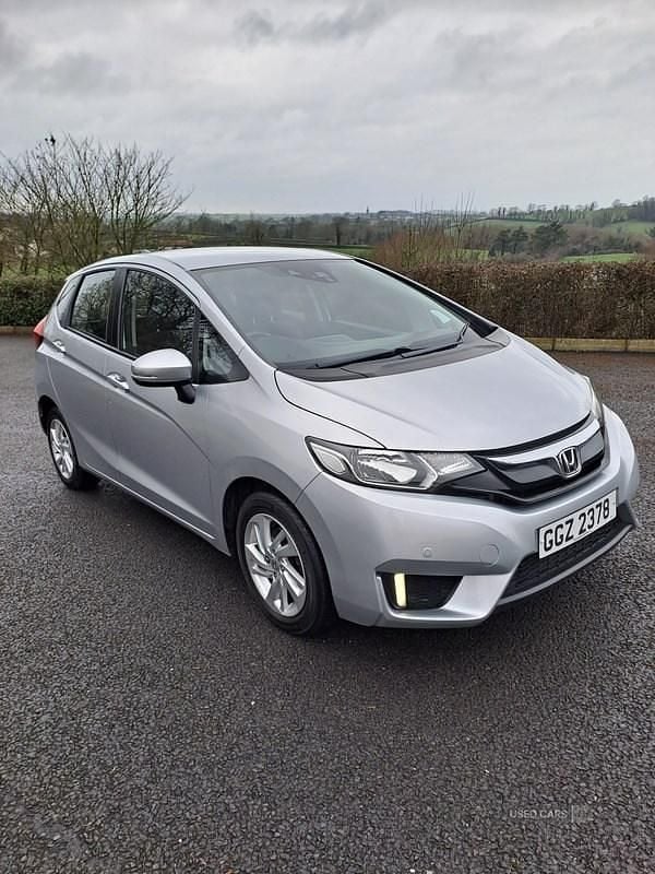Used Honda Jazz SE 102 HP (75 kW) 2017 Silver Hatchback